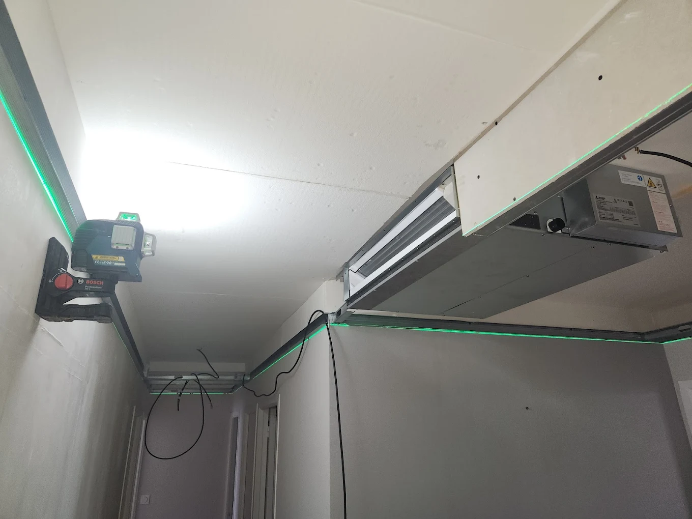 Installation d’un système gainable dans un faux plafond